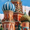 Сколько зарабатывают в России менеджеры по туризму в 2024: статистика и прогнозы